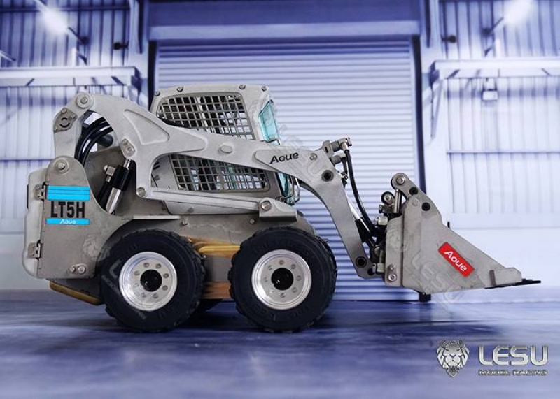 Kompaktní nakladač Lesu, Bobcat, pohon kol, 1:14