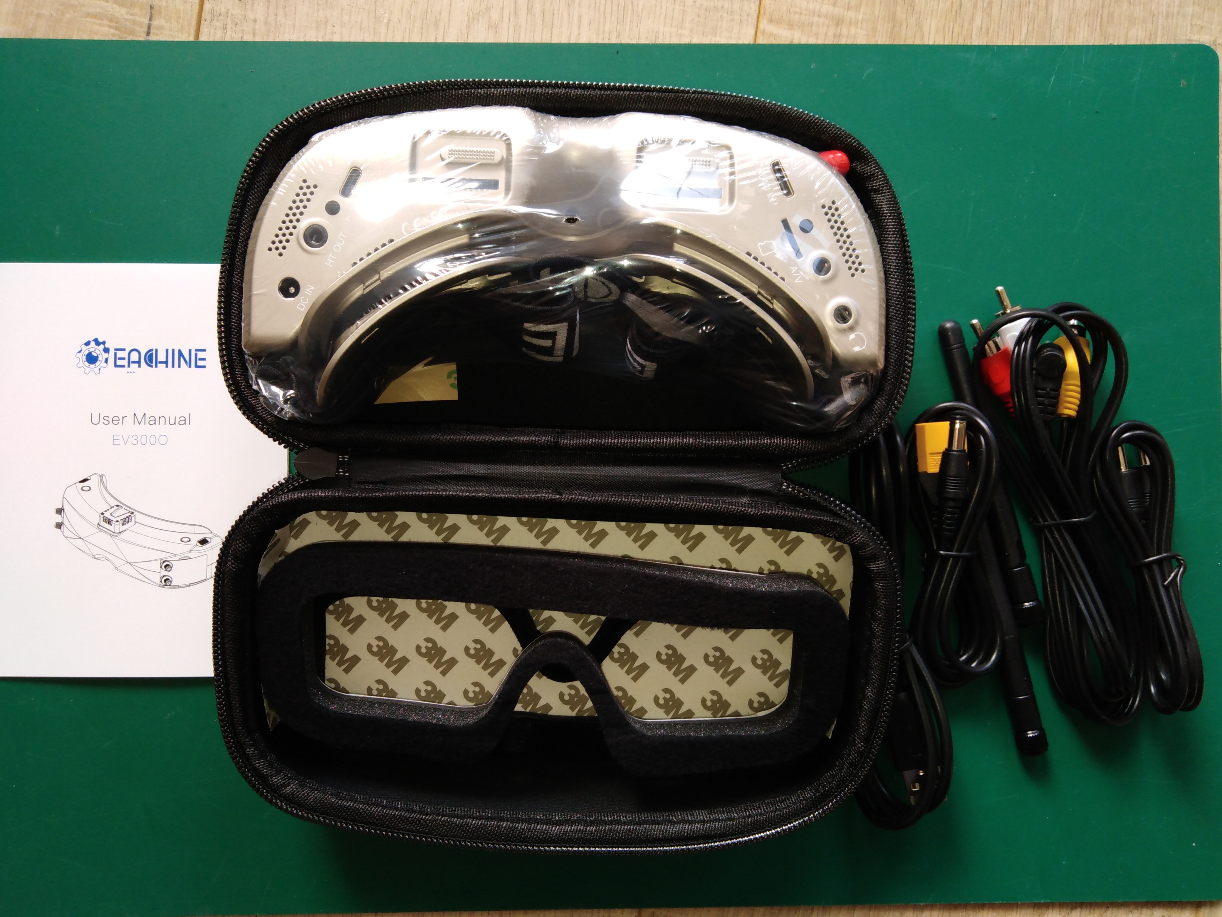 Eachine EV300O 1024x768 5,8 GHz OLED HD 3D FPV brýle Diversity RX