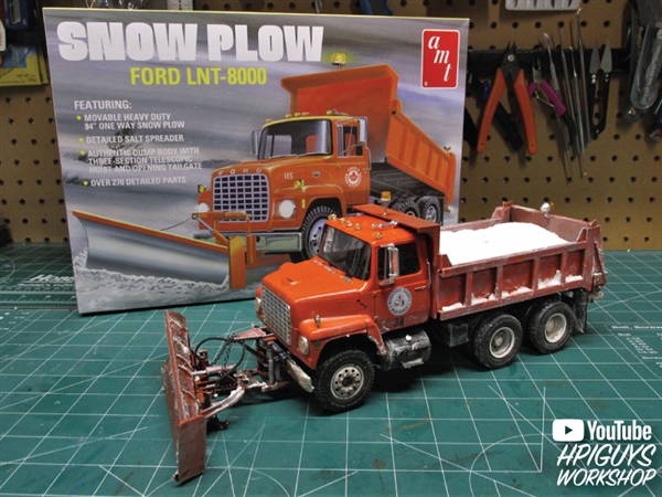Snow Plow Ford LNT- 8000 1/25 - AMT