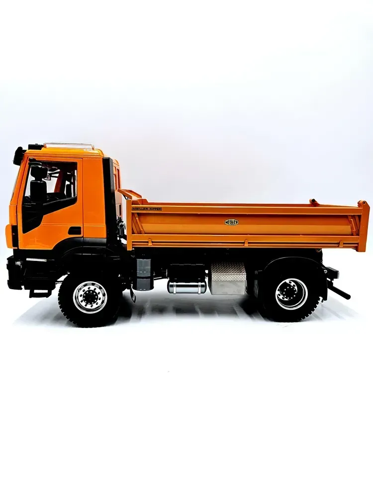 Hydraulický sklápěč 4x4 s kabinou Iveco Trakker