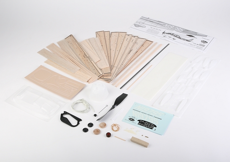 Cessna Skyhawk 172 (802) 914mm