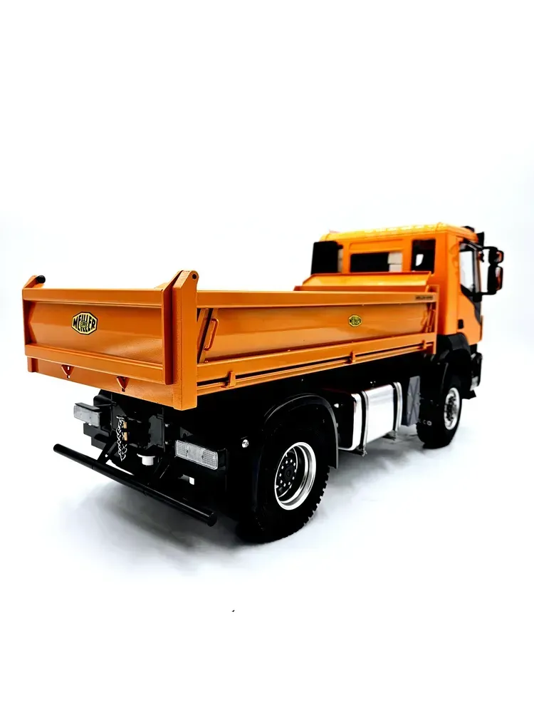Hydraulický sklápěč 4x4 s kabinou Iveco Trakker