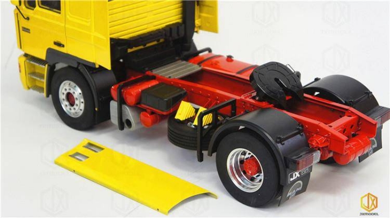 Stavebnice tahače F-2000 SZM 4x2, 1:14