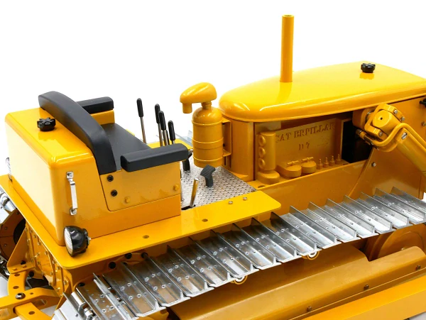 Hydraulický buldozer Caterpillar D7 1:14