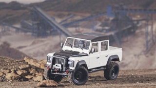 Land Rover Defender D110 4WD 1:8, bílá, 2,4 GHz, LED